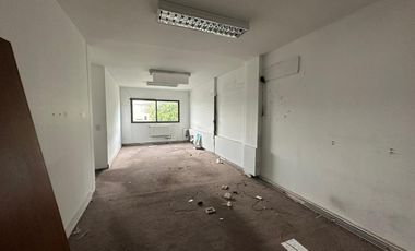 Oficinas en alquiler - 868 m2 - Lote propio sin expensas - 15 cocheras.