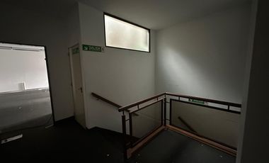 Oficinas en alquiler - 868 m2 - Lote propio sin expensas - 15 cocheras.