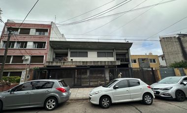 Oficinas en alquiler - 868 m2 - Lote propio sin expensas - 15 cocheras.