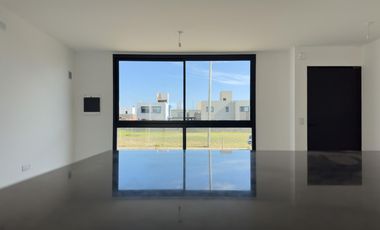 Duplex de 2 dormitorios en alquiler Quebrada de Manantiales, frente espacio verde