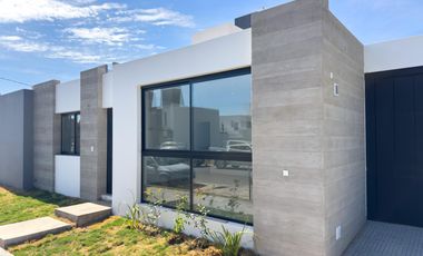 Duplex de 2 dormitorios en alquiler Quebrada de Manantiales, frente espacio verde