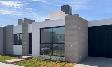 Duplex de 2 dormitorios en alquiler Quebrada de Manantiales, frente espacio verde