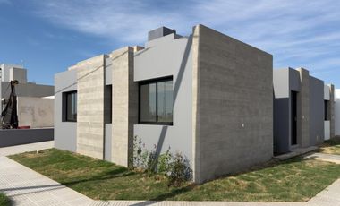 Duplex de 2 dormitorios en alquiler Quebrada de Manantiales, frente espacio verde