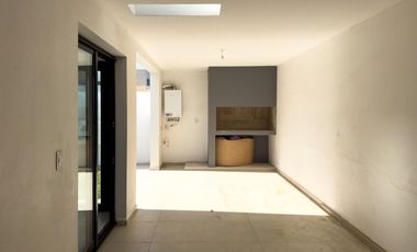 Duplex de 2 dormitorios en alquiler Quebrada de Manantiales, frente espacio verde