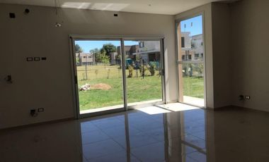 Casa alquiler anual  - Fincas de Hudson