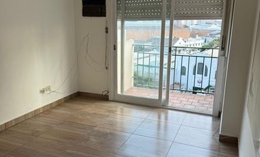 Departamento de dos ambientes Reciclado en Venta en Avellaneda