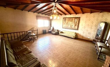 CASA 5 AMBIENTES SOBRE LOTE PROPIO Y LOCAL EN BARRACAS VENTA