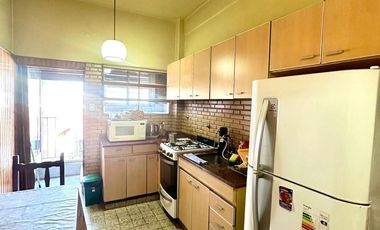 CASA 5 AMBIENTES SOBRE LOTE PROPIO Y LOCAL EN BARRACAS VENTA