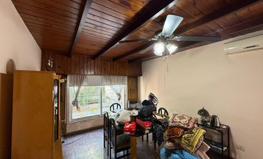 PH tres ambientes a reciclar a la venta en Villa Dominico