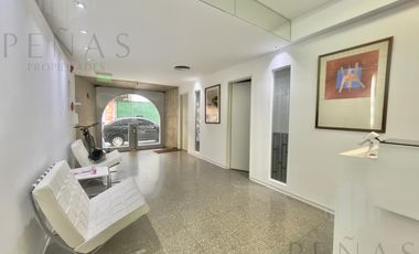 Alquiler Impecable Local comercial con Oficinas en el Centro