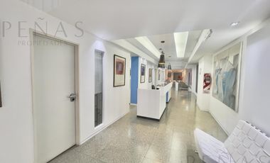 Alquiler Impecable Local comercial con Oficinas en el Centro