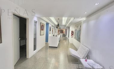 Alquiler Impecable Local comercial con Oficinas en el Centro