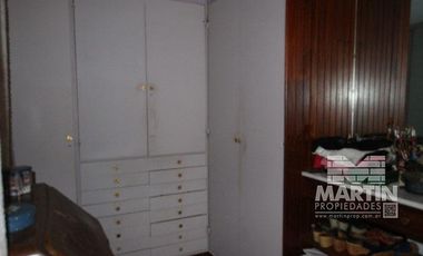 Casa sobre lote de 838 M2, con gran parque y pileta  - La Lucila, excelente ubicación