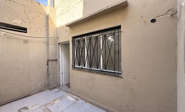 EXCELENTE LOCAL EN ESQUINA CON TERRAZA