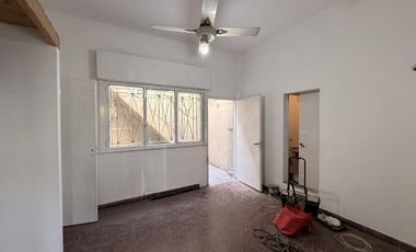 EXCELENTE LOCAL EN ESQUINA CON TERRAZA