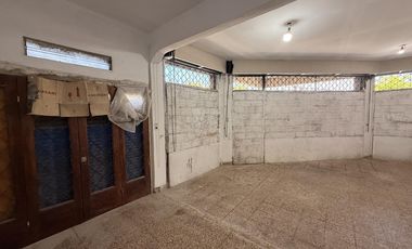 EXCELENTE LOCAL EN ESQUINA CON TERRAZA