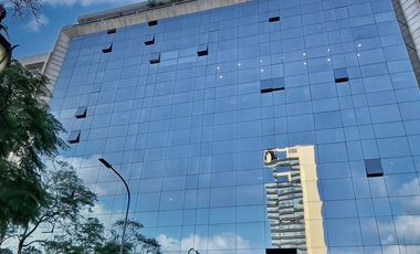 Oficina  impecable  de 120 m2 Edificio Corporativo AAA  en Monserrat - 1 cocheras