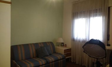 CASA EN EXCELENTE ESTADO A 100 MTS DE AV. ESPORA Y 4 CUADRAS DE ESTACION MARMOL