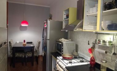 CASA EN EXCELENTE ESTADO A 100 MTS DE AV. ESPORA Y 4 CUADRAS DE ESTACION MARMOL