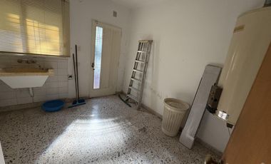 VENTA- EXCELENTE CASA EN PILAR CENTRO -A REFACCIONAR