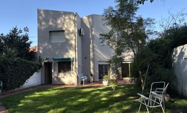 VENTA- EXCELENTE CASA EN PILAR CENTRO -A REFACCIONAR