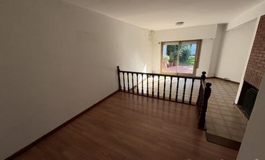 VENTA- EXCELENTE CASA EN PILAR CENTRO -A REFACCIONAR