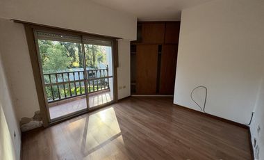 VENTA- EXCELENTE CASA EN PILAR CENTRO -A REFACCIONAR