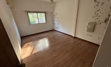 VENTA- EXCELENTE CASA EN PILAR CENTRO -A REFACCIONAR