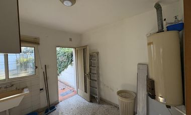 VENTA- EXCELENTE CASA EN PILAR CENTRO -A REFACCIONAR