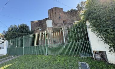 VENTA- EXCELENTE CASA EN PILAR CENTRO -A REFACCIONAR