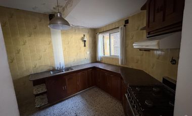 VENTA- EXCELENTE CASA EN PILAR CENTRO -A REFACCIONAR
