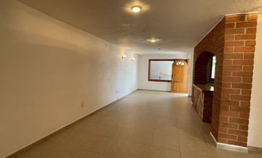 Departamento en edificio en renta en Valle de Bravo.