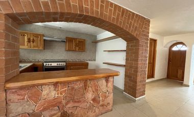 Departamento en edificio en renta en Valle de Bravo.