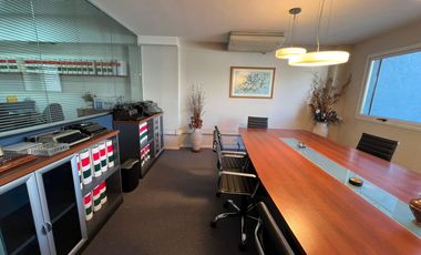 Inmueble comercial sobre Avenida principal Lanus Oeste