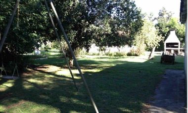 Casa antigua sobre 6 lotes en  Venta - Moreno