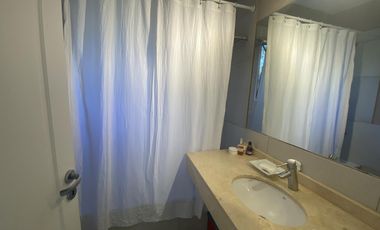 4 DORMITORIOS y AREA DE SERVICIO. LOTE INTERNO.