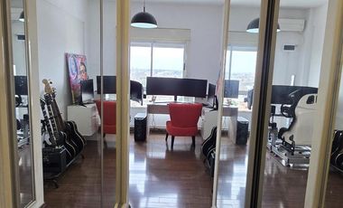 Hermoso semi piso 3 ambientes con cochera y baulera en 9no Piso al Frente en San Andres