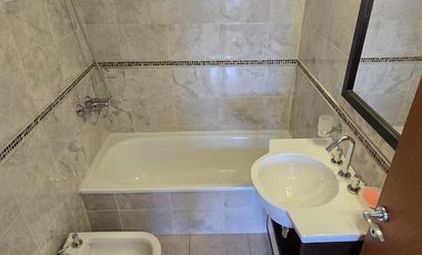 Hermoso semi piso 3 ambientes con cochera y baulera en 9no Piso al Frente en San Andres