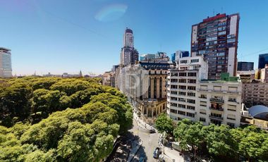 Piso 300 m2 y 2 cocheras sobre Plaza San Martin con excelentes vistas al Río