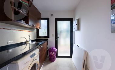 Casa a laguna en venta - Barrio El Principado, Canning