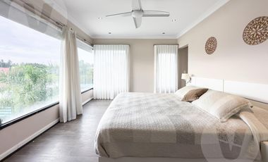 Casa a laguna en venta - Barrio El Principado, Canning