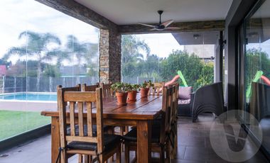 Casa a laguna en venta - Barrio El Principado, Canning