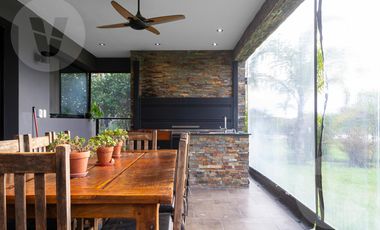 Casa a laguna en venta - Barrio El Principado, Canning