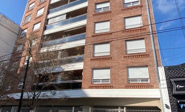 Departamento en  venta, en dúplex, 2 cocheras, Luminoso