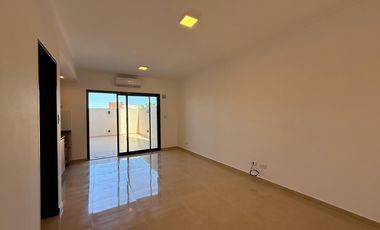 Departamento dos ambientes con patio a la venta en Wilde
