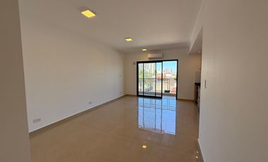 Departamento dos ambientes con patio a la venta en Wilde