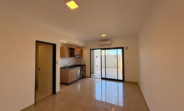 Departamento dos ambientes con patio a la venta en Wilde