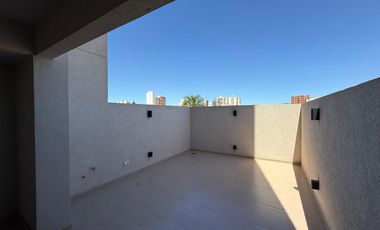 Departamento dos ambientes con patio a la venta en Wilde