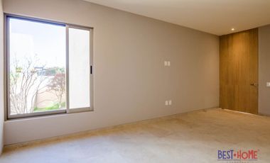 Casa en Venta en Lomas de Juriquilla – ¡Espacios Amplios y Diseño Exclusivo!