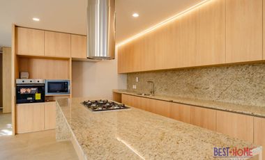Casa en Venta en Lomas de Juriquilla – ¡Espacios Amplios y Diseño Exclusivo!